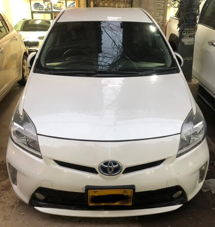 Toyota Prius 2013 for Sale in Karachi Image-1