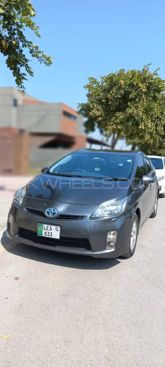 Toyota Prius 2011 for Sale in Islamabad Image-1