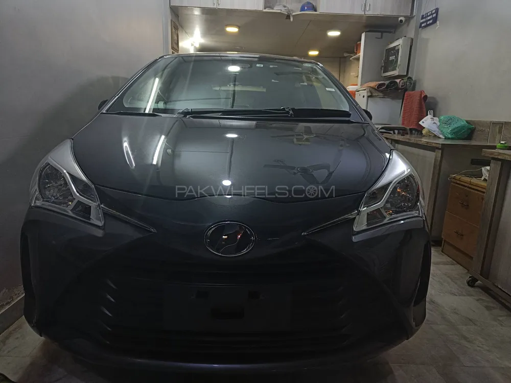 Toyota Vitz 2018 for Sale in Karachi Image-1