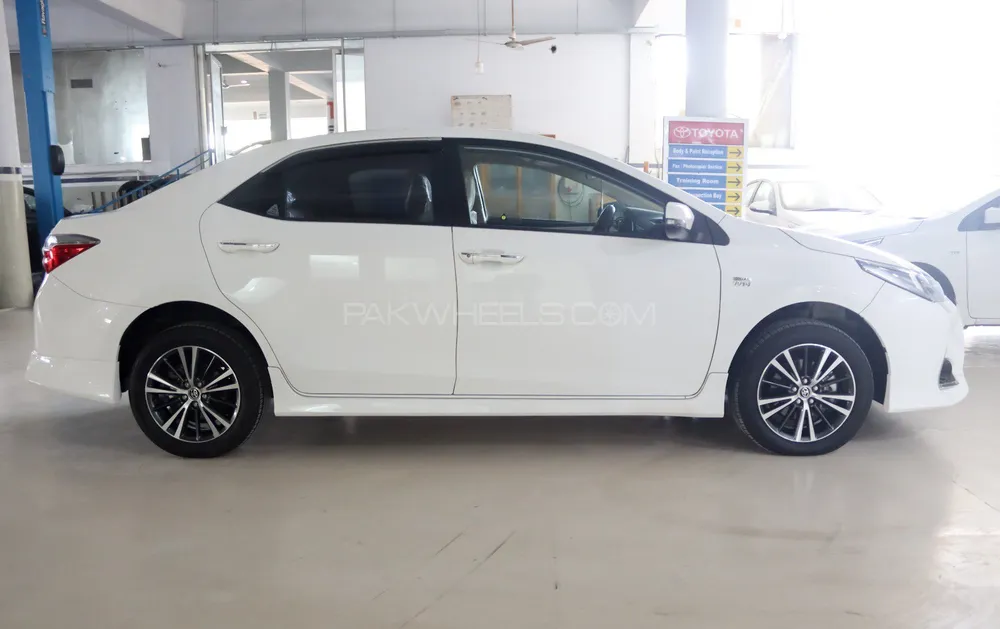 Toyota Corolla 2021 for Sale in Lahore Image-1