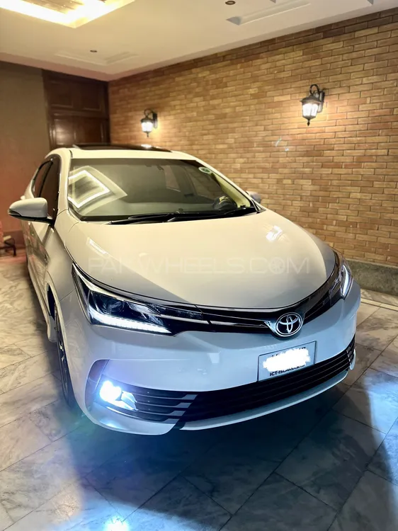 Toyota Corolla 2019 for Sale in Peshawar Image-1