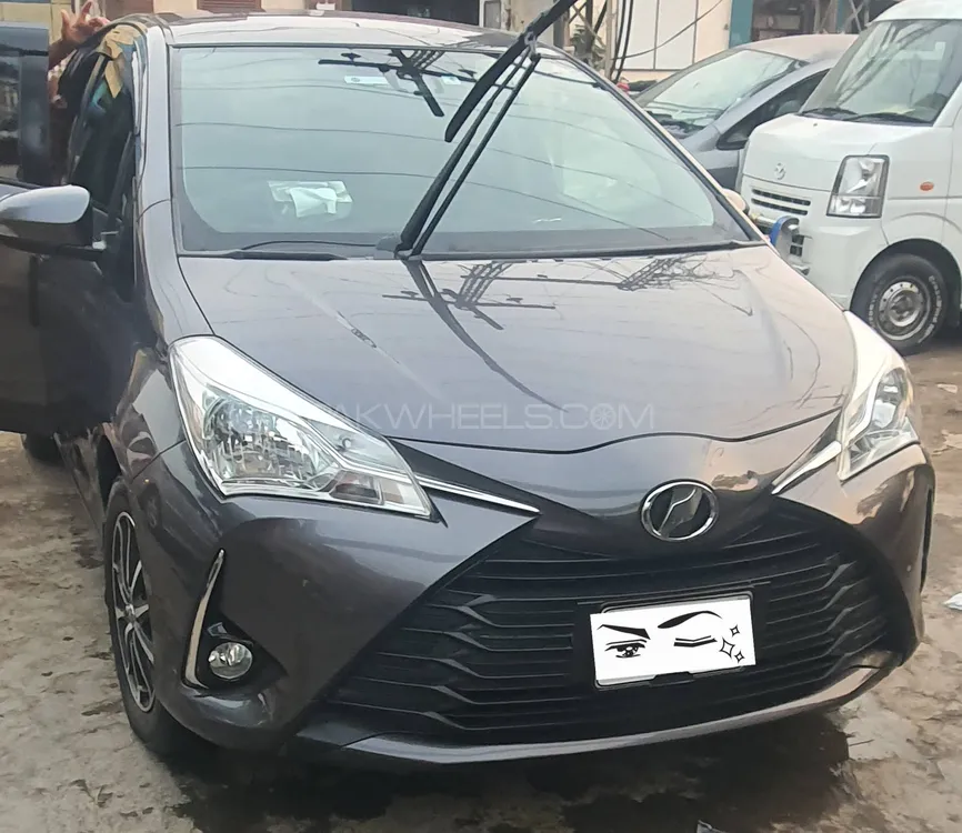 Toyota Vitz 2017 for Sale in Lahore Image-1