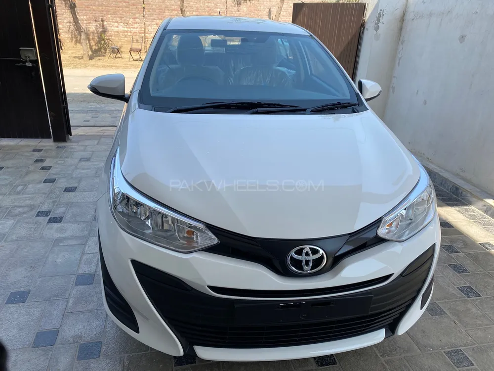 Toyota Yaris Sedan 2022 for Sale in Lahore Image-1