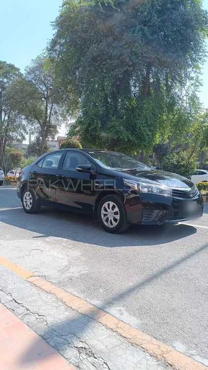 Toyota Corolla 2017 for Sale in Lahore Image-1