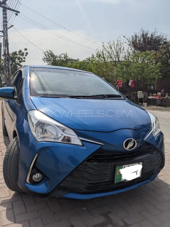 Toyota Vitz 2017 for Sale in Lahore Image-1