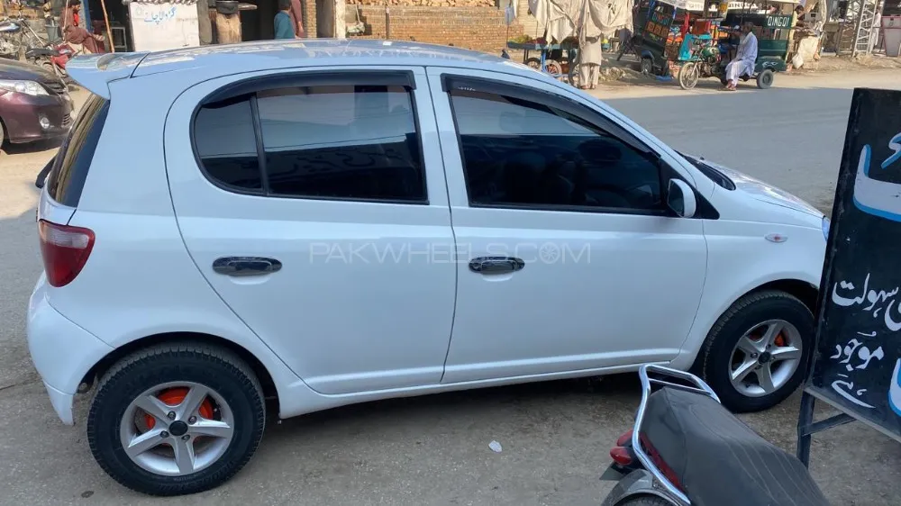 Toyota Vitz 1999 for Sale in Dera ismail khan Image-1