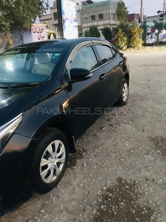 Toyota Corolla 2016 for Sale in Karachi Image-1