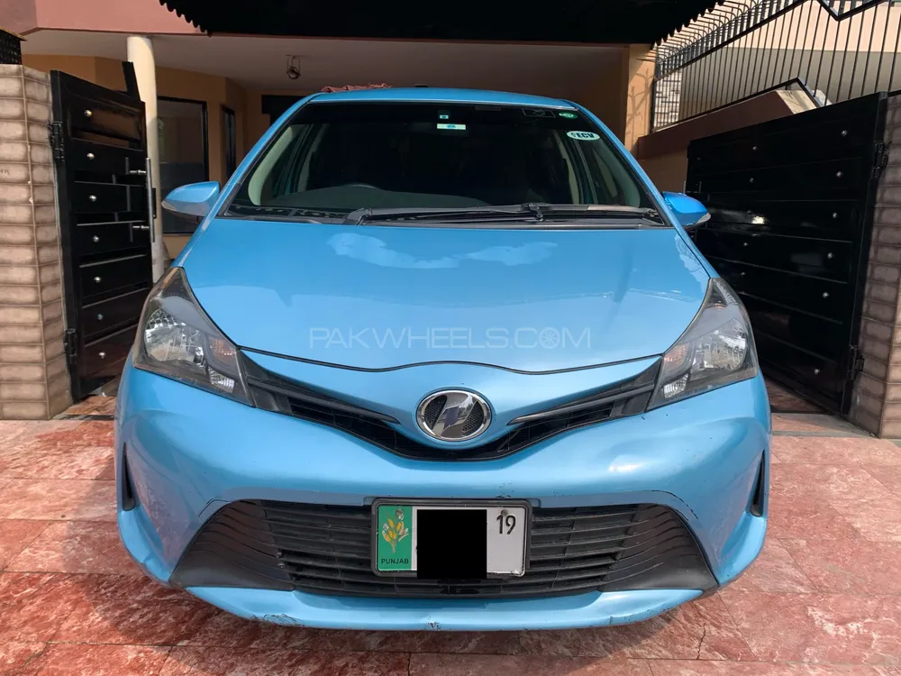 Toyota Vitz 2014 for Sale in Lahore Image-1