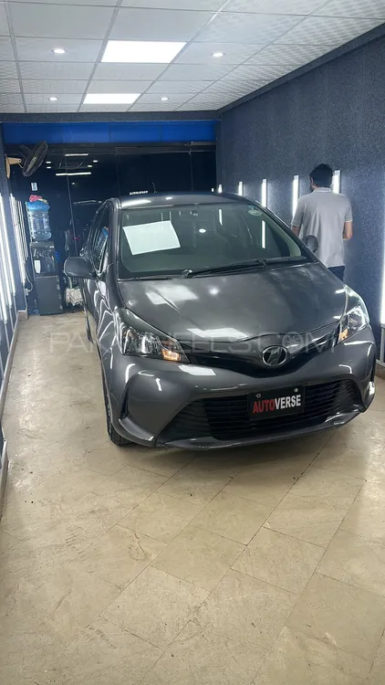 Toyota Vitz 2014 for Sale in Karachi Image-1