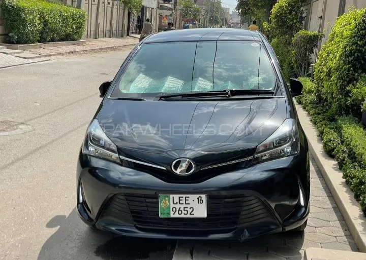 Toyota Vitz 2016 for Sale in Faisalabad Image-1