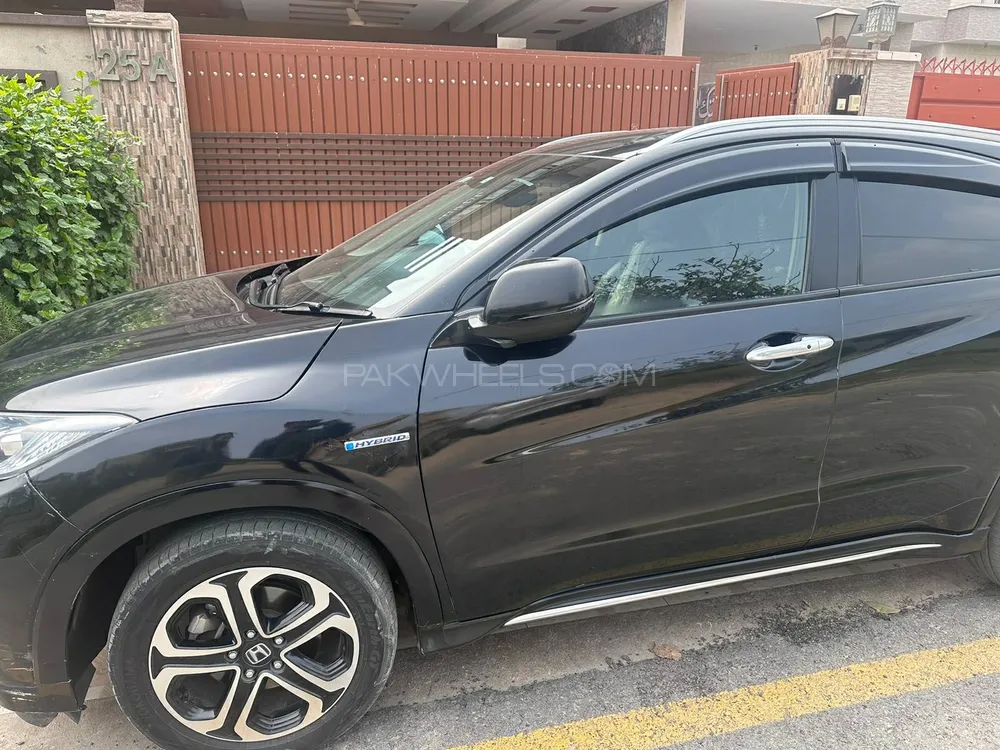 Honda Vezel 2016 for Sale in Lahore Image-1