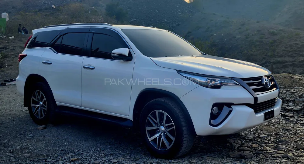 Toyota Fortuner 2017 for Sale in Peshawar Image-1