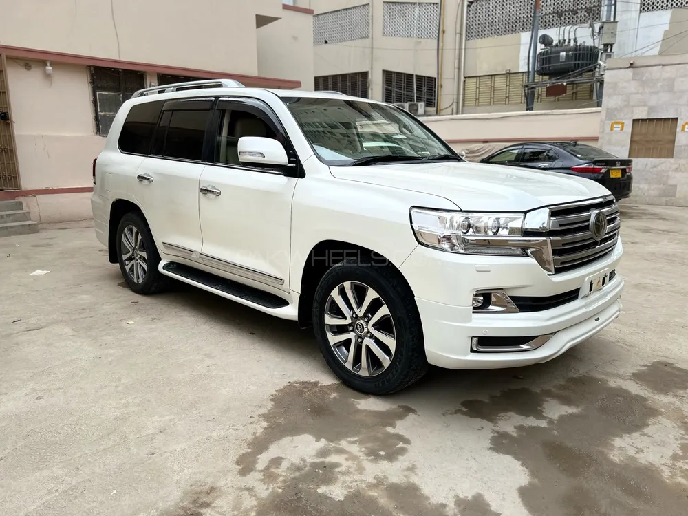 Toyota Land Cruiser 2017 for Sale in Karachi Image-1