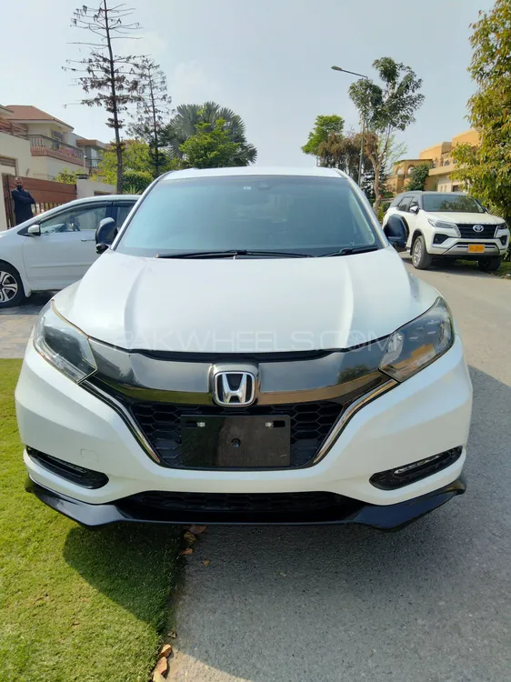 Honda Vezel 2017 for Sale in Lahore Image-1