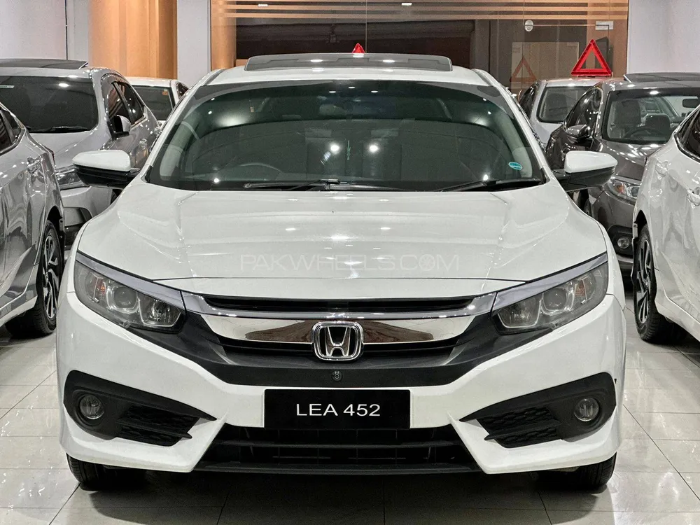 Honda Civic 2017 for Sale in Peshawar Image-1