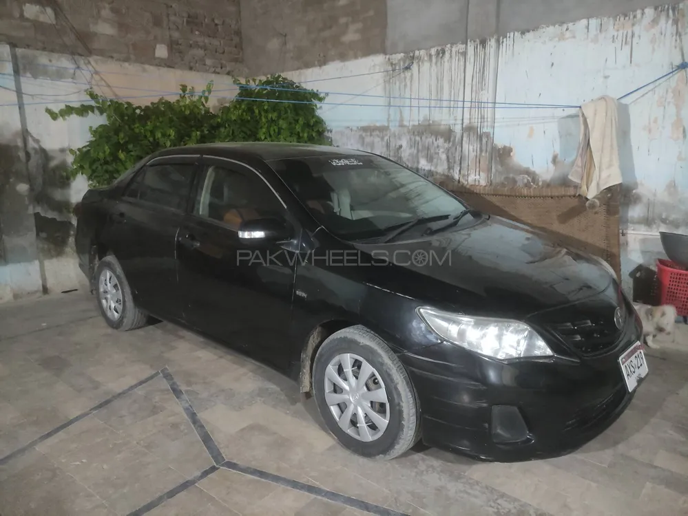Toyota Corolla 2012 for Sale in Larkana Image-1