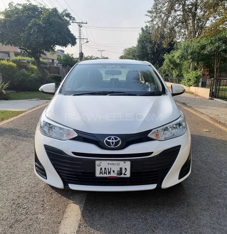Toyota Yaris Sedan 2020 for Sale in Lahore Image-1
