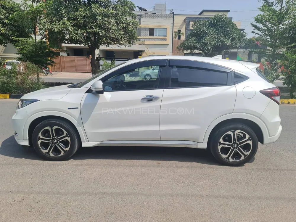 Honda Vezel 2016 for Sale in Lahore Image-1