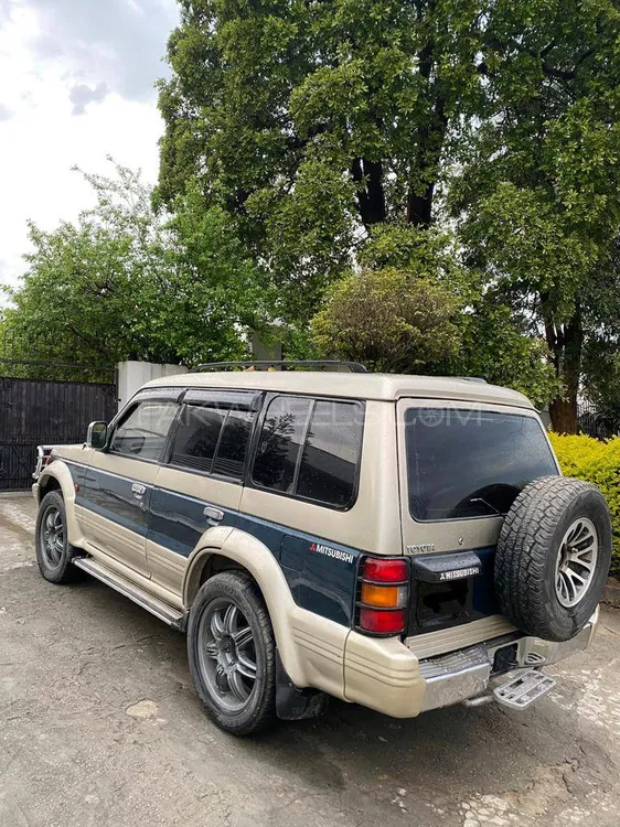 Mitsubishi Pajero 1993 for Sale in Islamabad Image-1