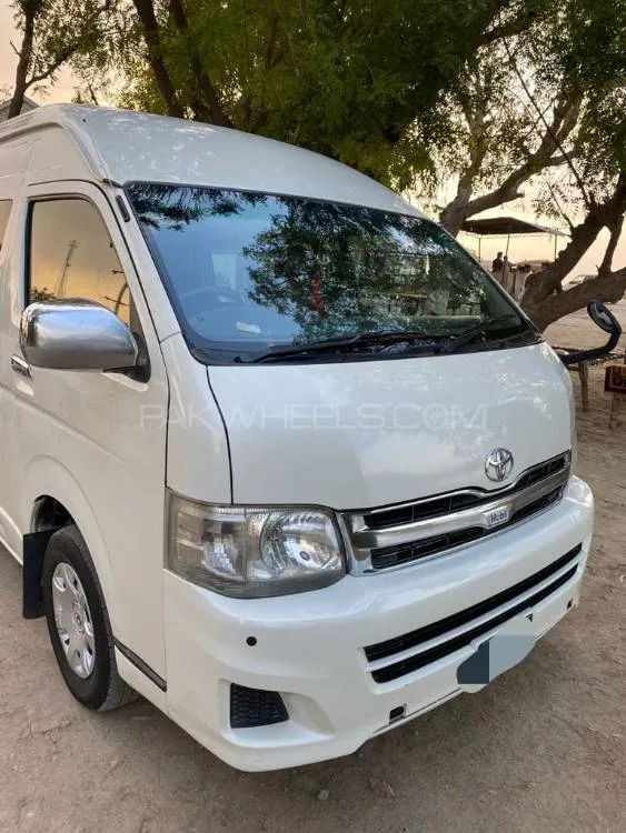 Toyota Hiace 2011 for Sale in Shahdadpur Image-1