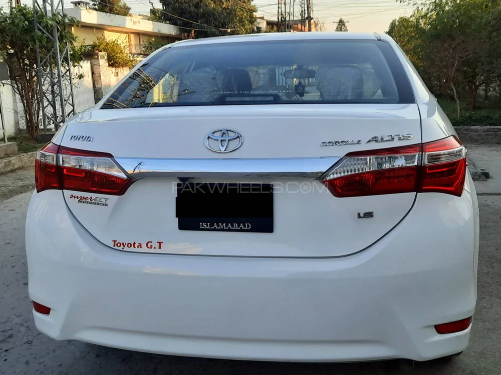 Toyota Corolla 2015 for Sale in Islamabad Image-1