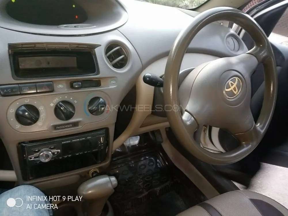Toyota Platz 2004 for Sale in Lahore Image-1
