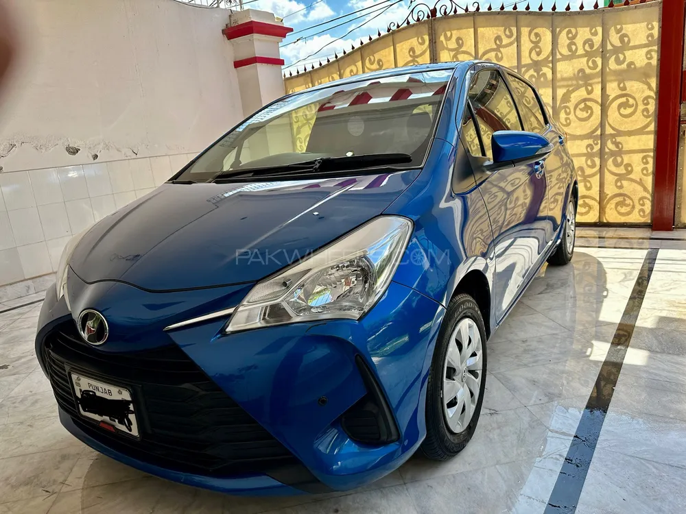 Toyota Vitz 2018 for Sale in Lahore Image-1