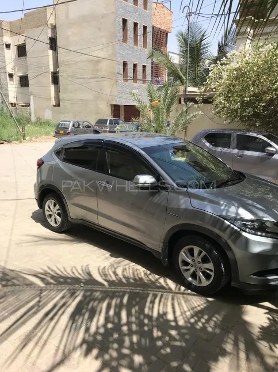 Honda Vezel 2014 for Sale in Karachi Image-1