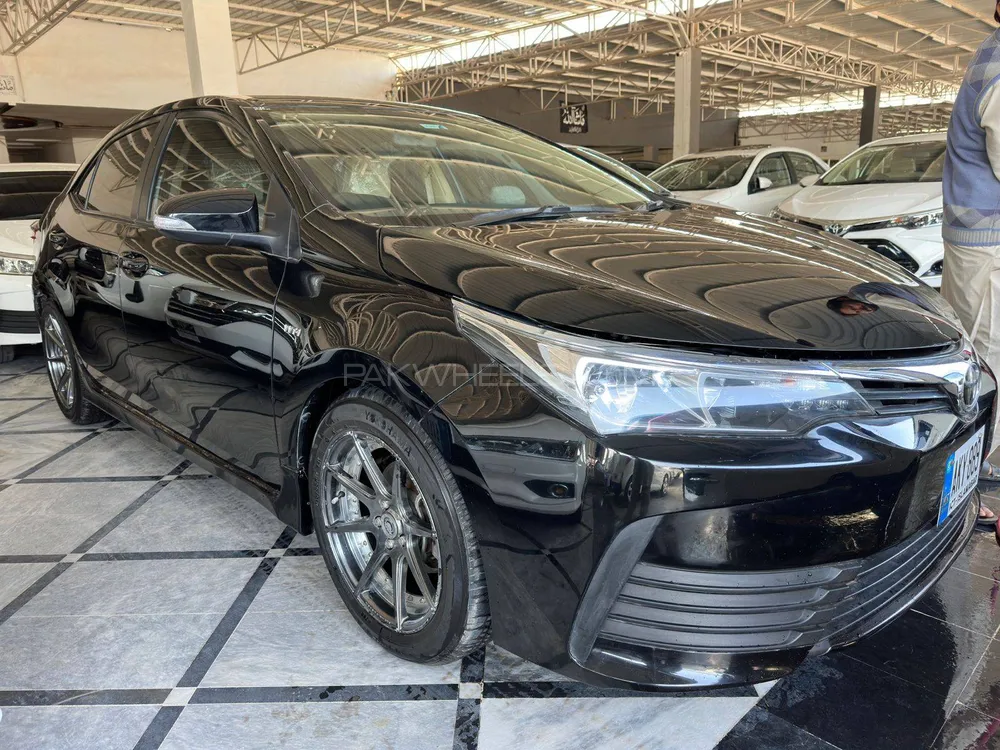 Toyota Corolla 2018 for Sale in Peshawar Image-1