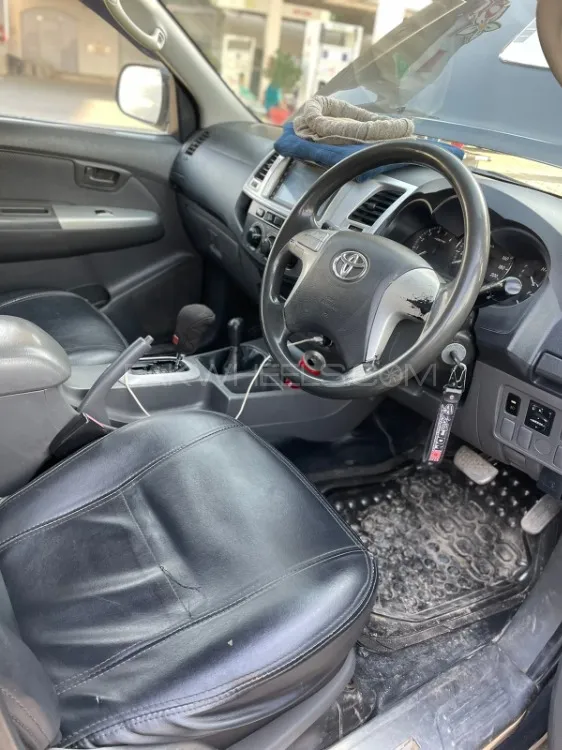 Toyota Hilux 2013 for Sale in Karachi Image-1