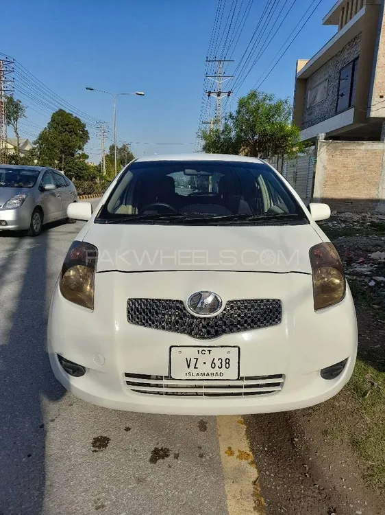 Toyota Vitz 2006 for Sale in Peshawar Image-1