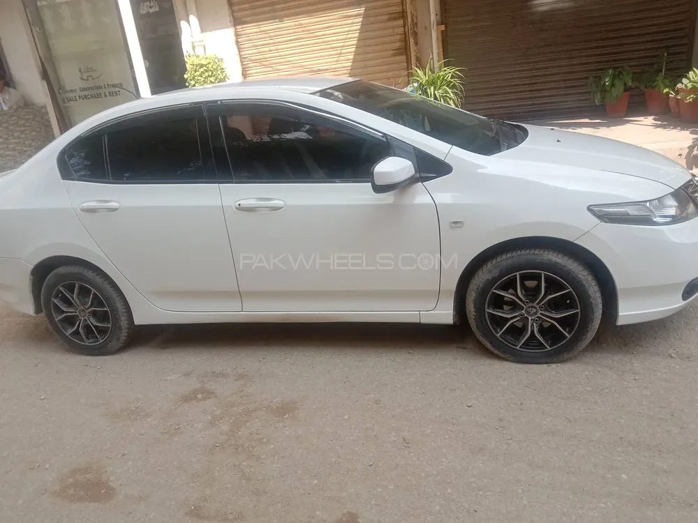 Honda City 2011 for Sale in Haroonabad Image-1