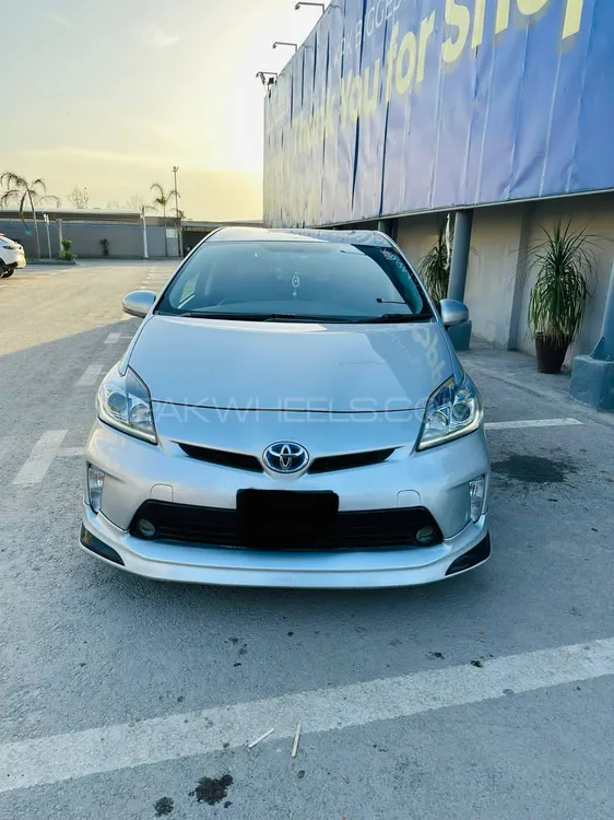 Toyota Prius 2015 for Sale in Peshawar Image-1