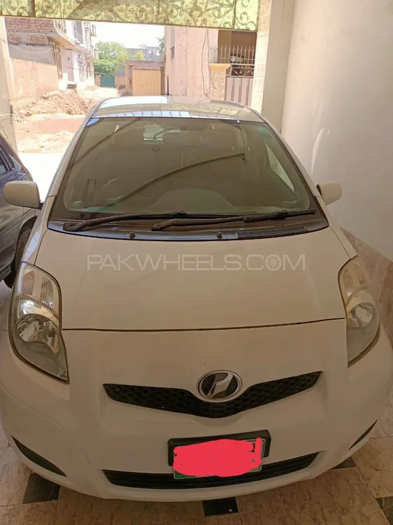 Toyota Vitz 2010 for Sale in Faisalabad Image-1