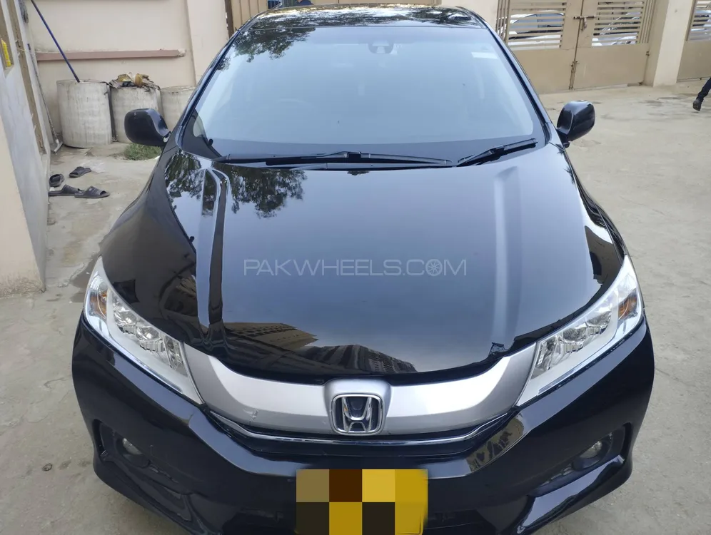 Honda Grace Hybrid 2014 for Sale in Karachi Image-1