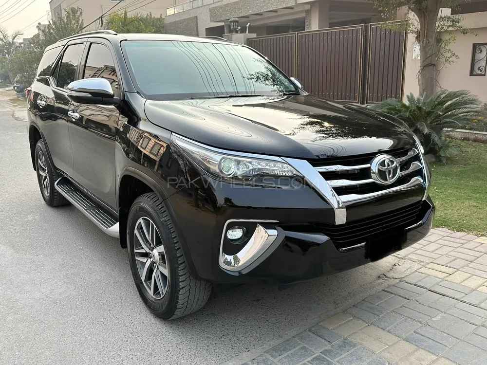 Toyota Fortuner 2019 for Sale in Lahore Image-1