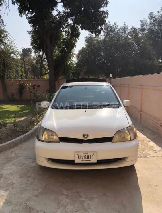 Toyota Platz 2002 for Sale in Peshawar Image-1