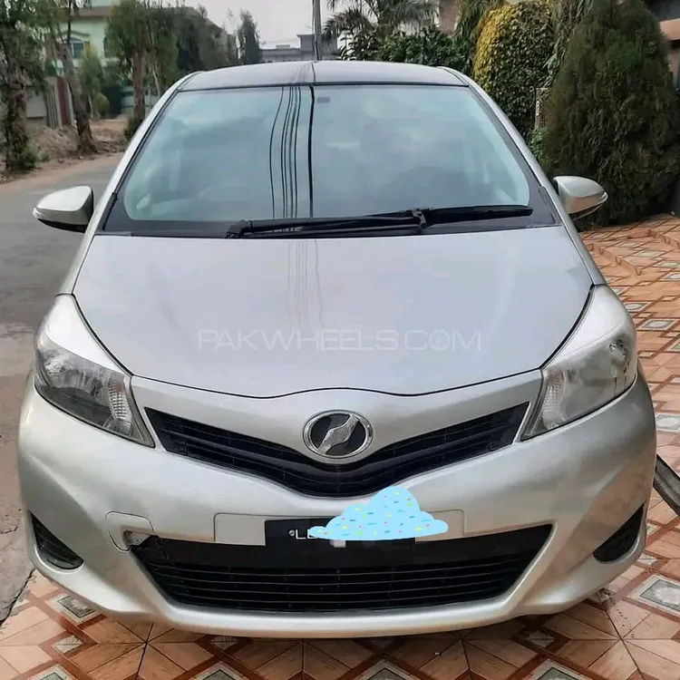 Toyota Vitz 2013 for Sale in Pindi Bhattian Image-1