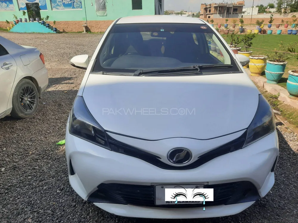 Toyota Vitz 2015 for Sale in Swabi Image-1