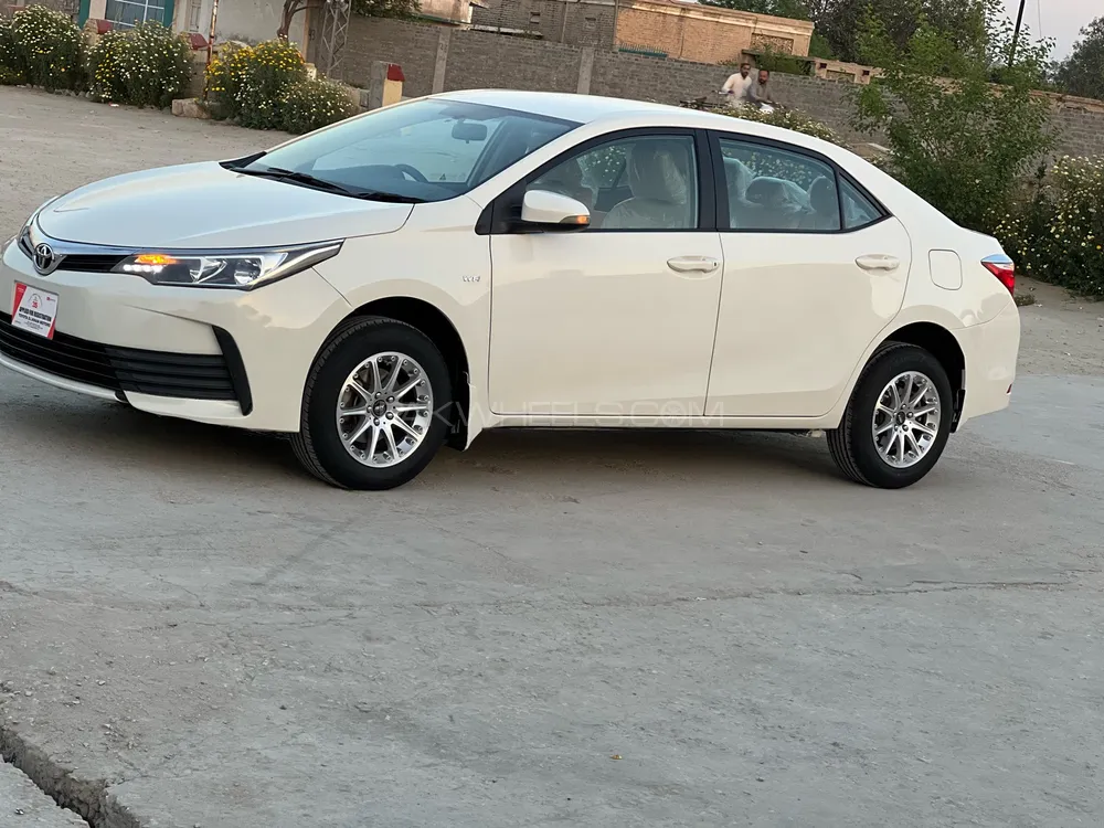Toyota Corolla 2020 for Sale in Dera ismail khan Image-1