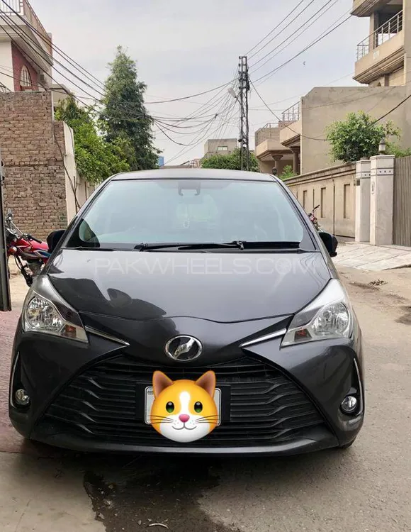Toyota Vitz 2017 for Sale in Faisalabad Image-1