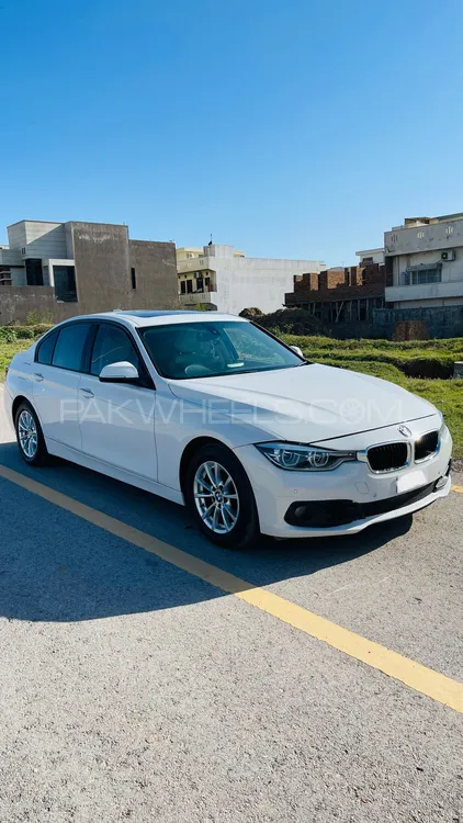 بی ایم ڈبلیو 3 سیریز 2017 for Sale in اسلام آباد Image-1