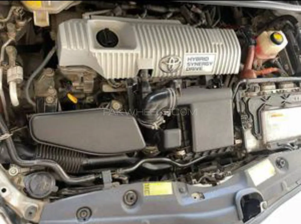 Toyota Prius 2011 for Sale in Lahore Image-1
