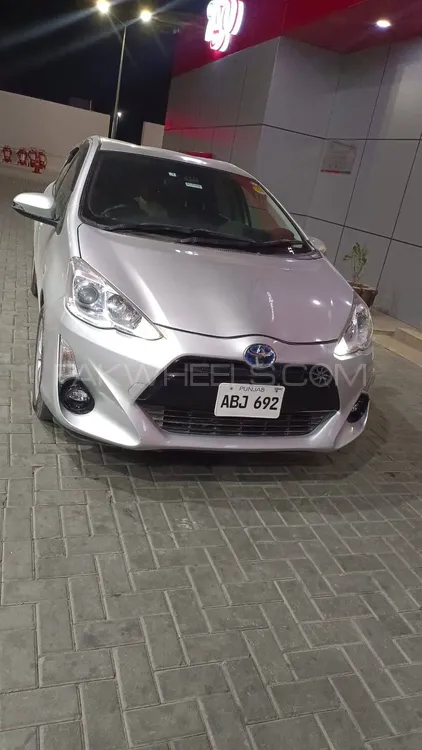 Toyota Aqua 2017 for Sale in Multan Image-1