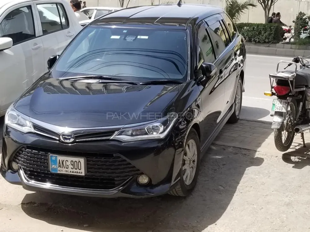 Toyota Corolla Fielder 2015 for Sale in Islamabad Image-1