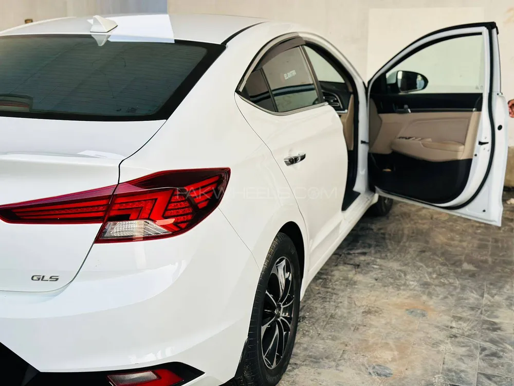 Hyundai Elantra 2022 for Sale in Faisalabad Image-1