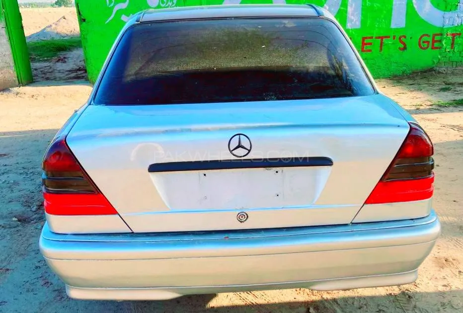 Mercedes Benz C Class 1998 for Sale in Sambrial Image-1