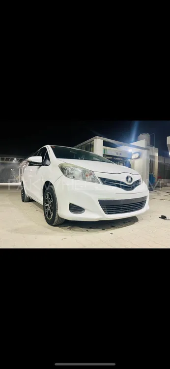 Toyota Vitz 2011 for Sale in Lahore Image-1