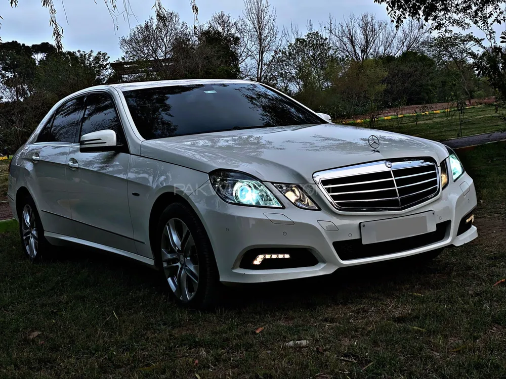 Mercedes Benz E Class 2010 for Sale in Islamabad Image-1