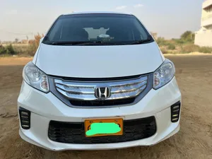Honda Freed + Hybrid G Honda Sensing 2013 for Sale